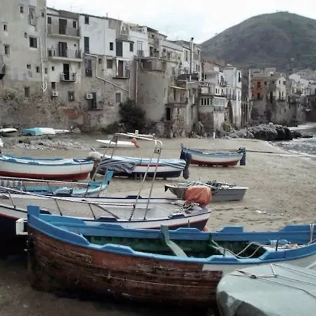 Del Duomo A 2 Minuti Spiaggia Wi-fi E Aria Condizionata Cefalù