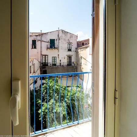 Del Duomo A 2 Minuti Spiaggia Wi-fi E Aria Condizionata Nyaraló *