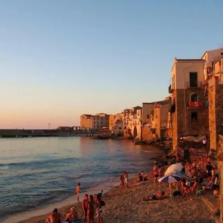 Del Duomo A 2 Minuti Spiaggia Wi-fi E Aria Condizionata Ferienhaus Cefalù